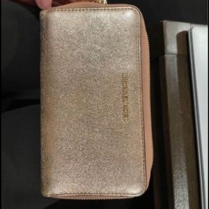 Michael kors wallet